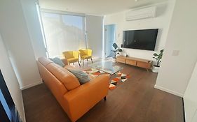 Prime Cbd 3Br 2 Free Parking Apartment Next To Canberra Centre